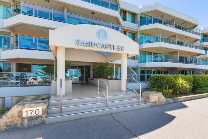 S408 Sandcastles 4 Bedroom Apartment gallery image 2