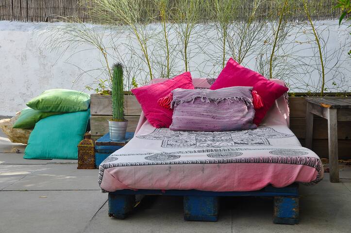 Aloha Beach House 3 Bedrooms in Parede Cascais gallery image 3