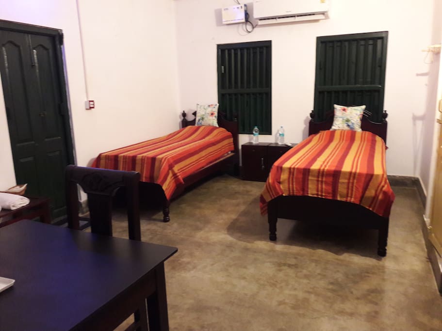 Clean, simple , aircon room with attach toilet.
