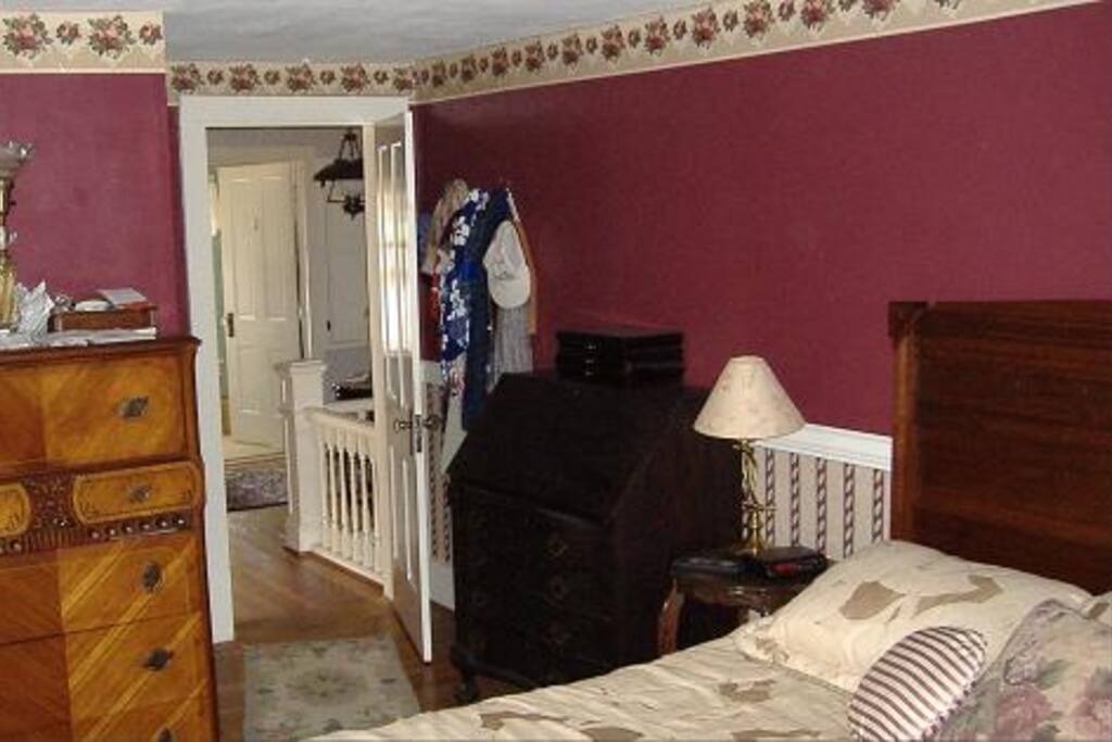 master bdrm off upper foyer