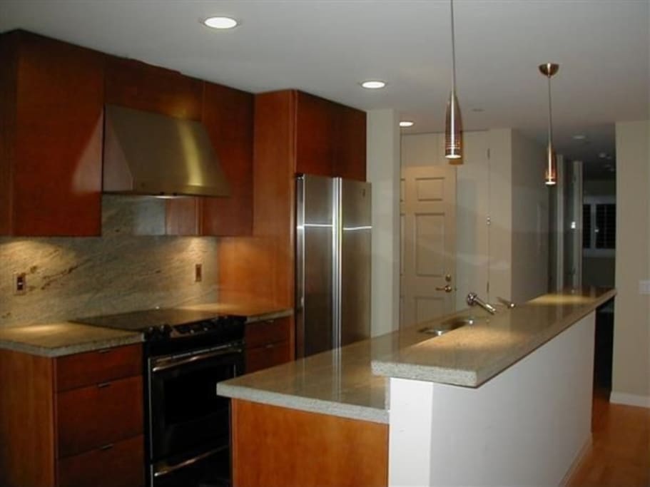 Full kitchen