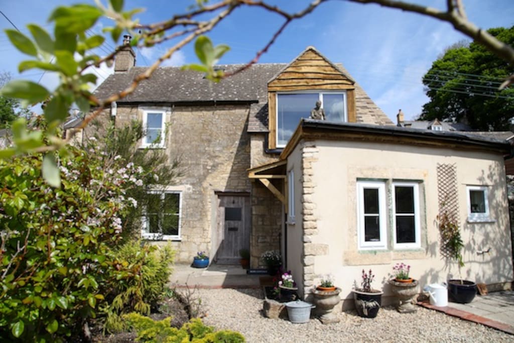 Stunning Private Cotswold Cottage with views Cottages for Rent in