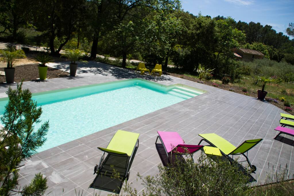 Piscine au sel, chauffée selon conditions météorologiques