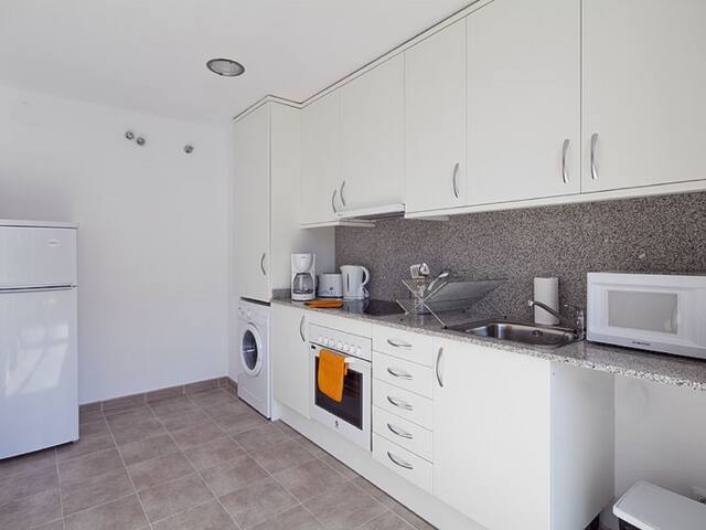 ch2x4a Large GroupFlat Ramblas – Fira Barcelona! gallery image 4