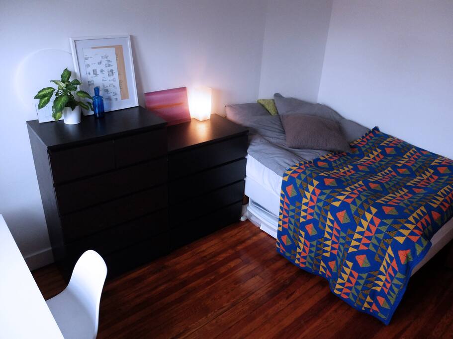 Bedroom (Full size bed)