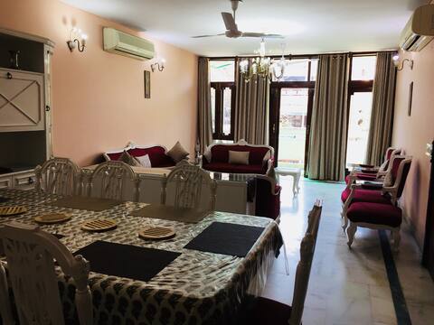 GK2 |South Delhi |Charming 3 BHK private apartment