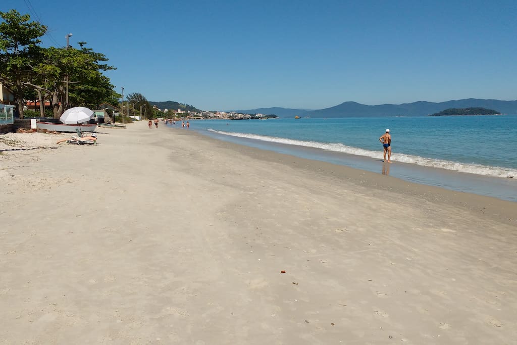 Praia perfeita para crianças.