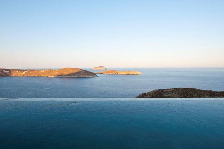 Idyllic house with magnificent view gallery image 2