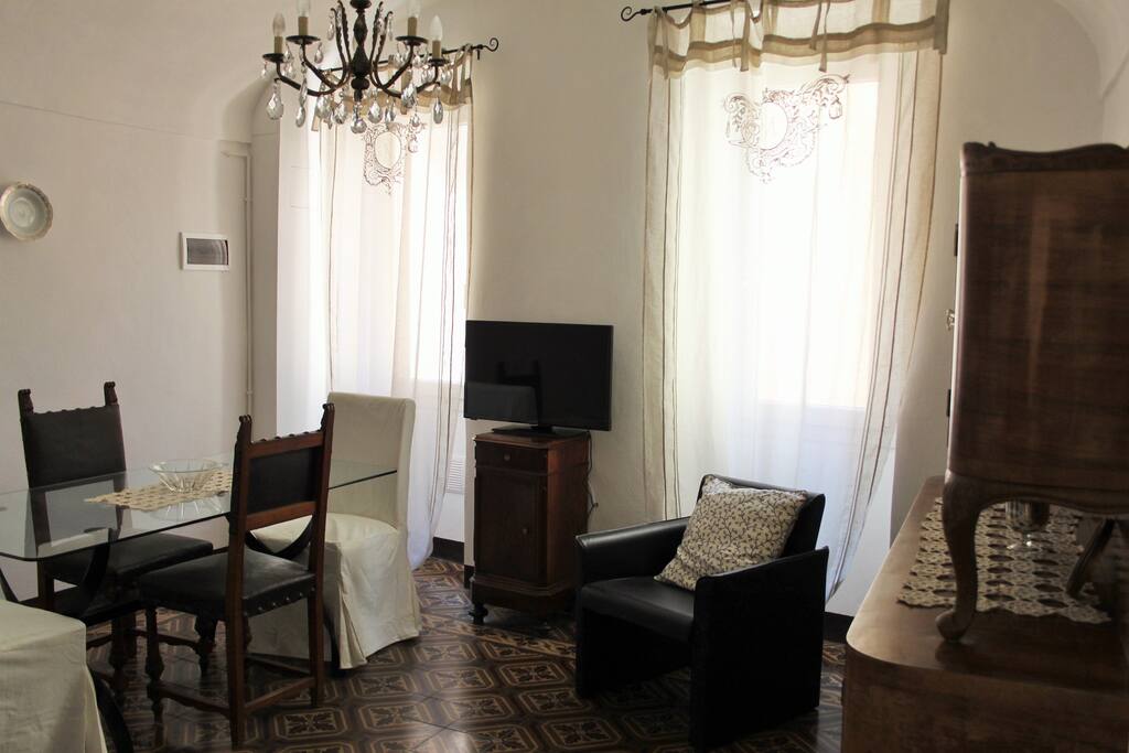 salle à manger avec cuisine