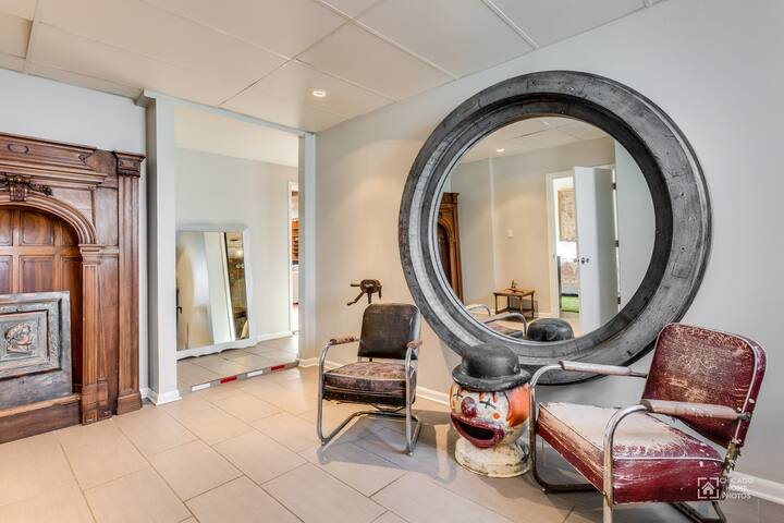 LOFT606: Gigantic Sunlit Former Factory Home gallery image 2