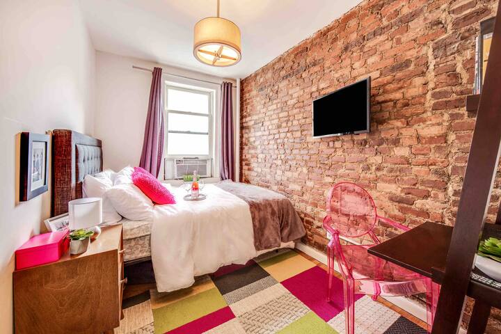 ~Chic~Designer 2 Bedroom Flat~Greenwich Village gallery image 3