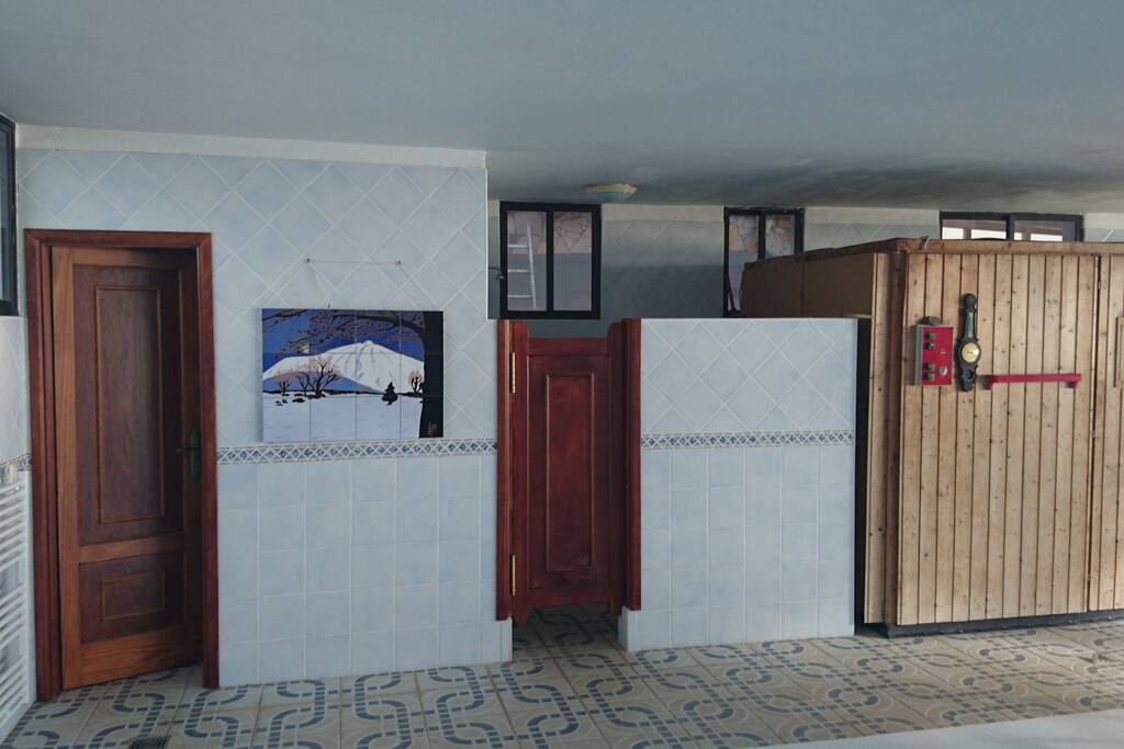 Sauna,Ducha y Baño en la Piscina
