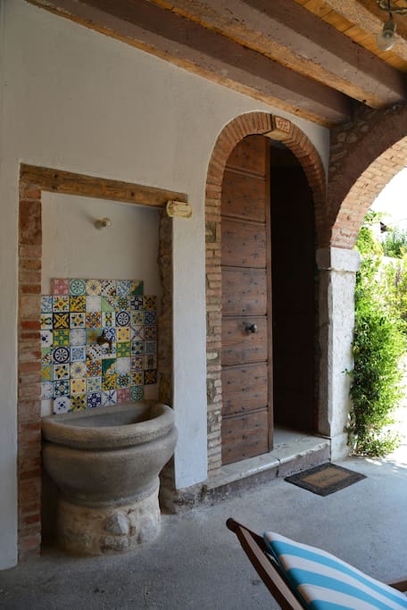 INGRESSO AGLI APPARTAMENTI