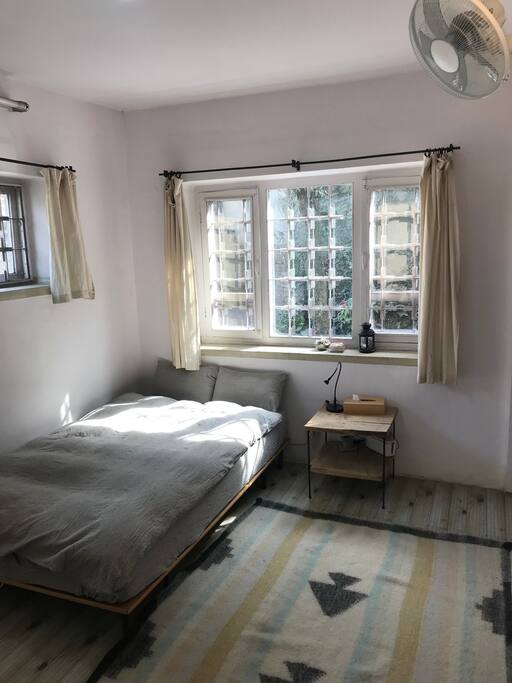Room1