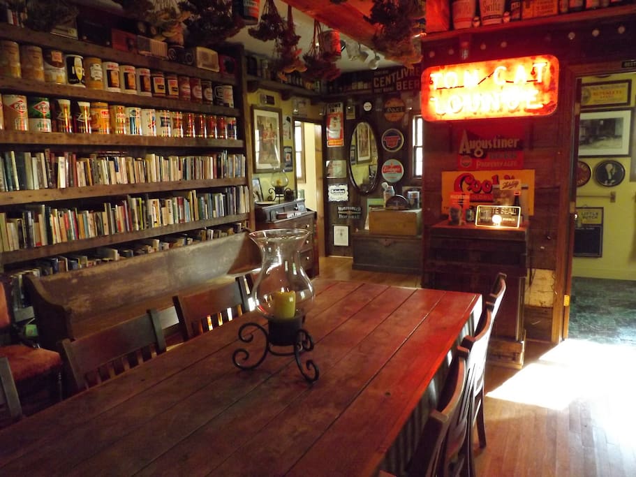The downstairs common room at Brewhouse Mountain