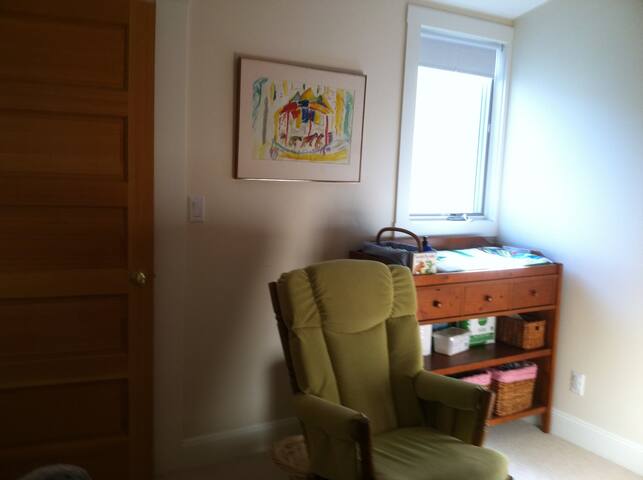 Sunny Modern Victorian Great San Fran Location gallery image 4