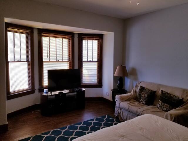 Characterful house in historic neighborhood