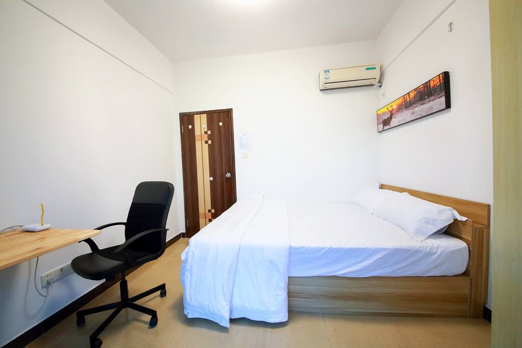 酒店的床,三色灯,阳台//Hotel bed, 3 tones of light, balcony//Cama de hotel, 3 tonos de luces, balcon