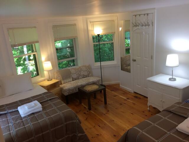 Cozy Berkshire Cottage Style Apartment