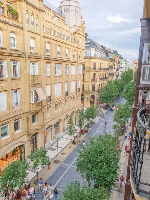 ☆ Central stay with a view ☆