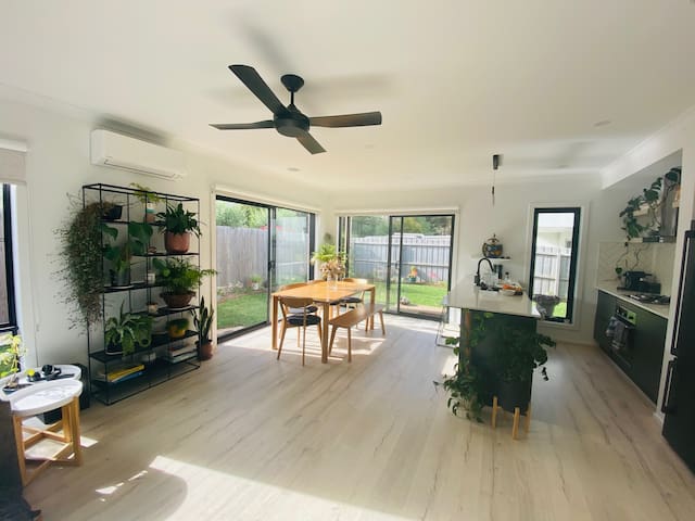 Sunny Beach House Torquay