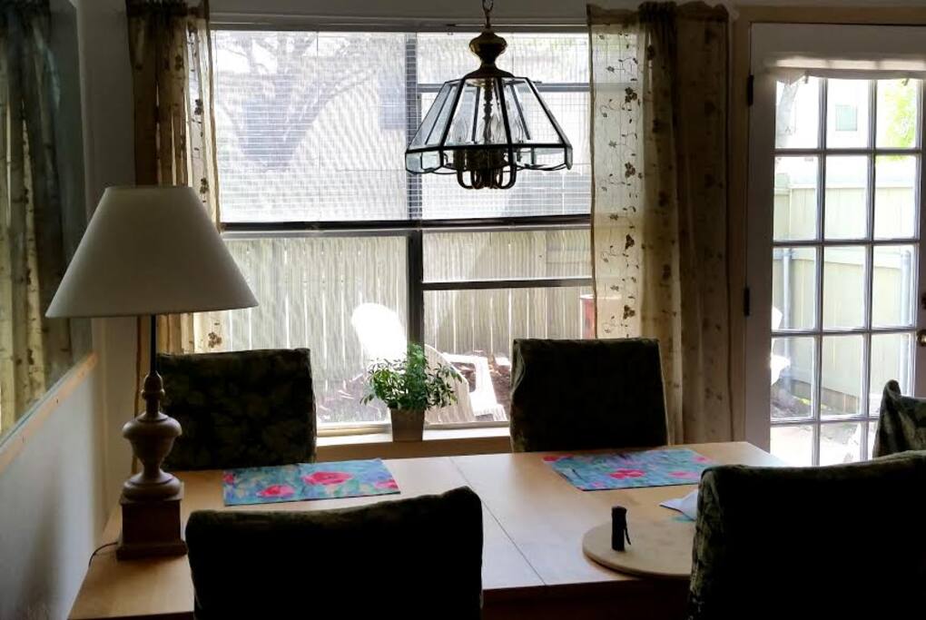Breakfast seating