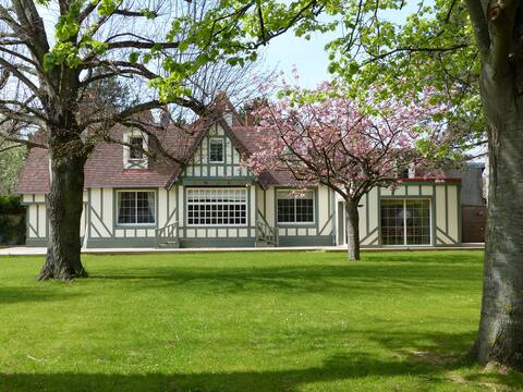 Villa Ontario: Beautiful 200 m from the beach