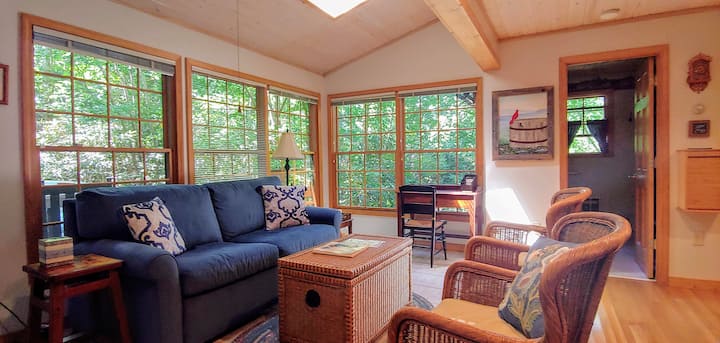 Cozy Wooded Cabin, Spa Hot Tub, Close To Biltmore - Asheville, NC