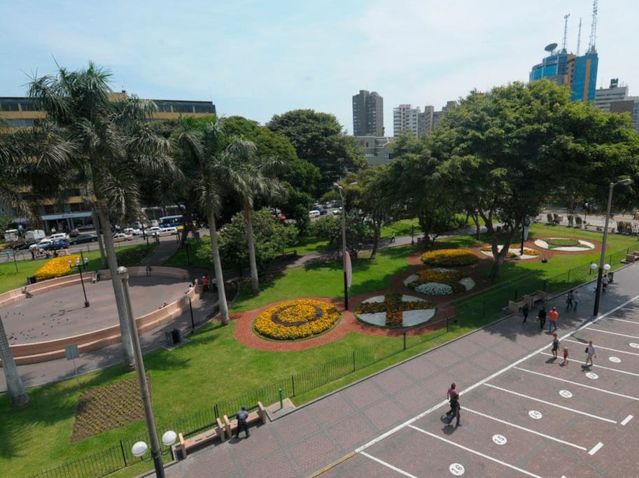 Parque Kennedy a 5 minutos caminando