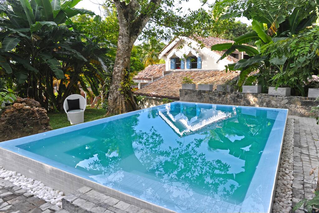 White mosaic pool