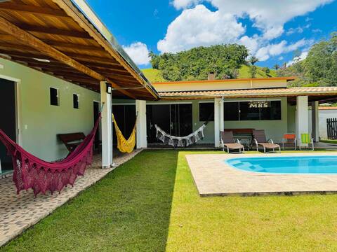 Espaçosa casa com piscina - Serra de Ubatuba