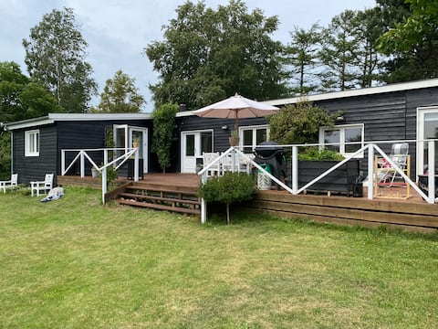 Cozy and modern cottage near the beach