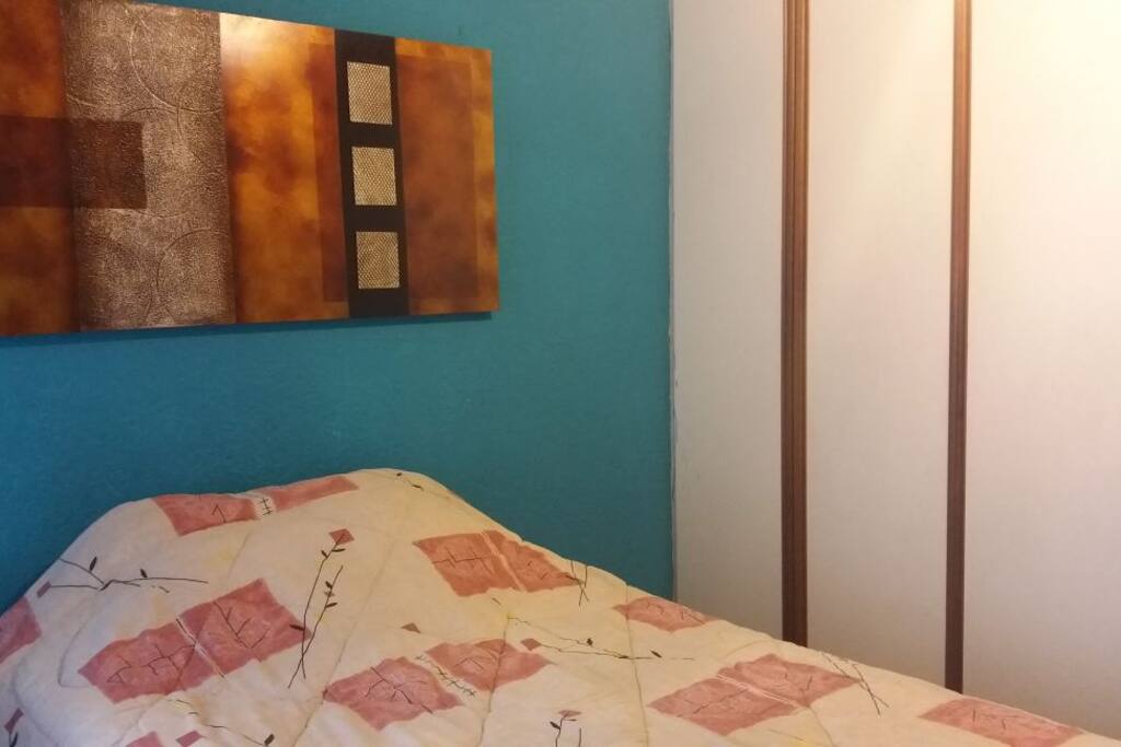 Mostramos el closet que se puede dar uso por las visitas.
