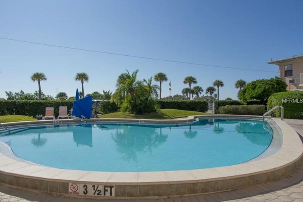 Private Friendly Native Heated Pool