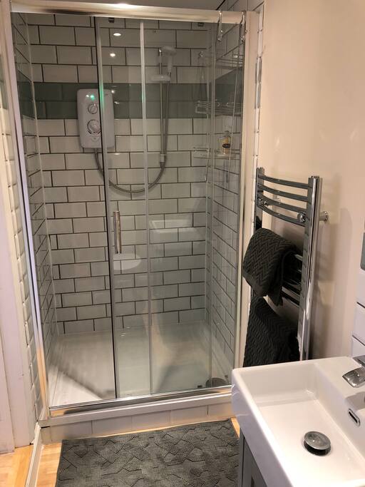 Ensuite shower room
