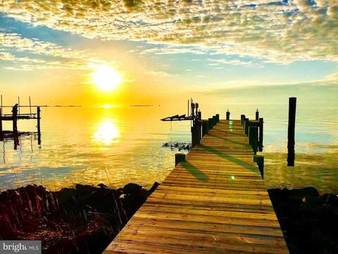 Heaven on the Bay - A Peaceful Waterfront Retreat