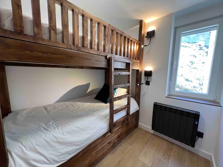 Room with bunk bed, and pull-out bed. Size of the beds 90x200.