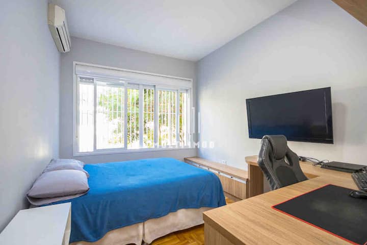 Двокреветна соба 3 , еден брачен кревет.