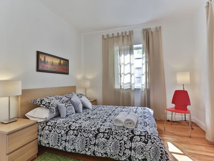 Chambre avec lit queen size