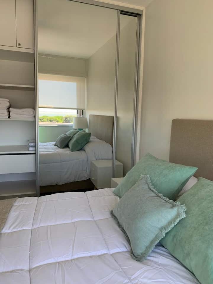 جناح مع إطلالة على البحر