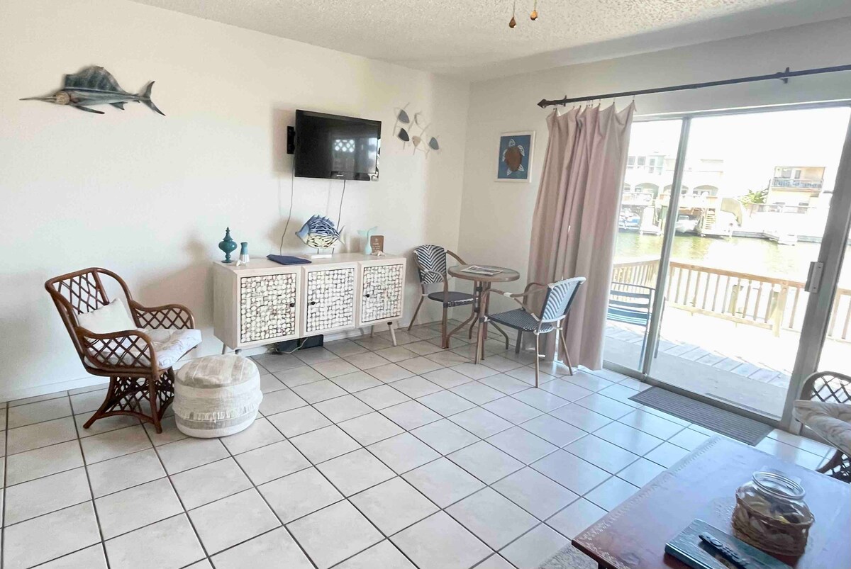 Bonnie and Clyde Hideaway - Mingo Cay Cottage