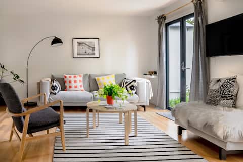 Spacious, Comfortable Clocktower Lane Apartment