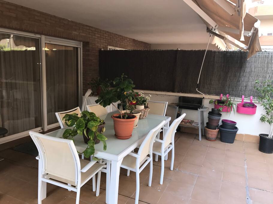 Gran terraza privada con barbacoa