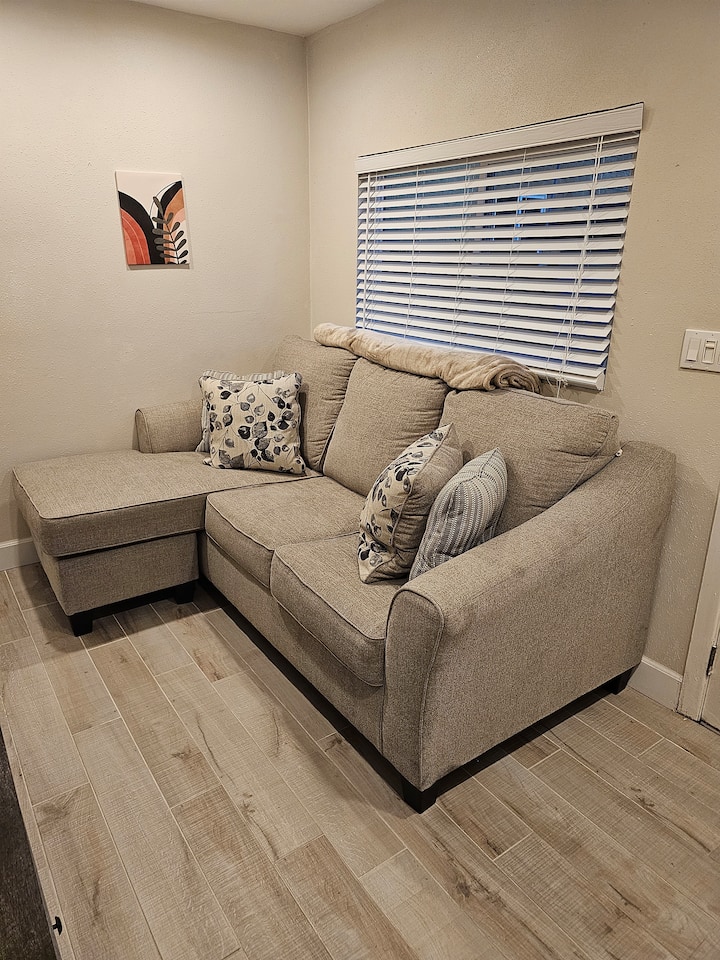 No Cleaning Fee. Cal King Suite 6 Miles From Dt. - San Diego, CA