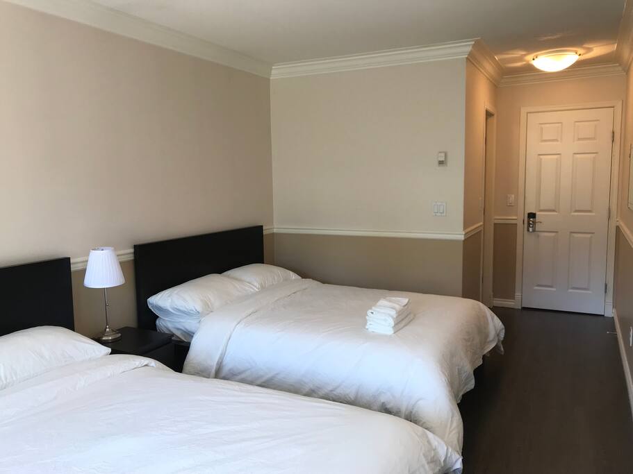 1 Queen Bed and 1 Double Bed