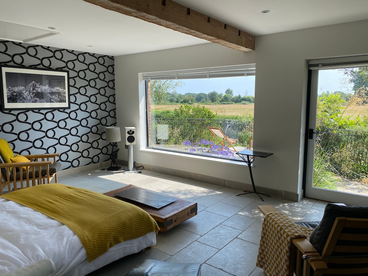 Stableblock lounge / spavaća soba 8