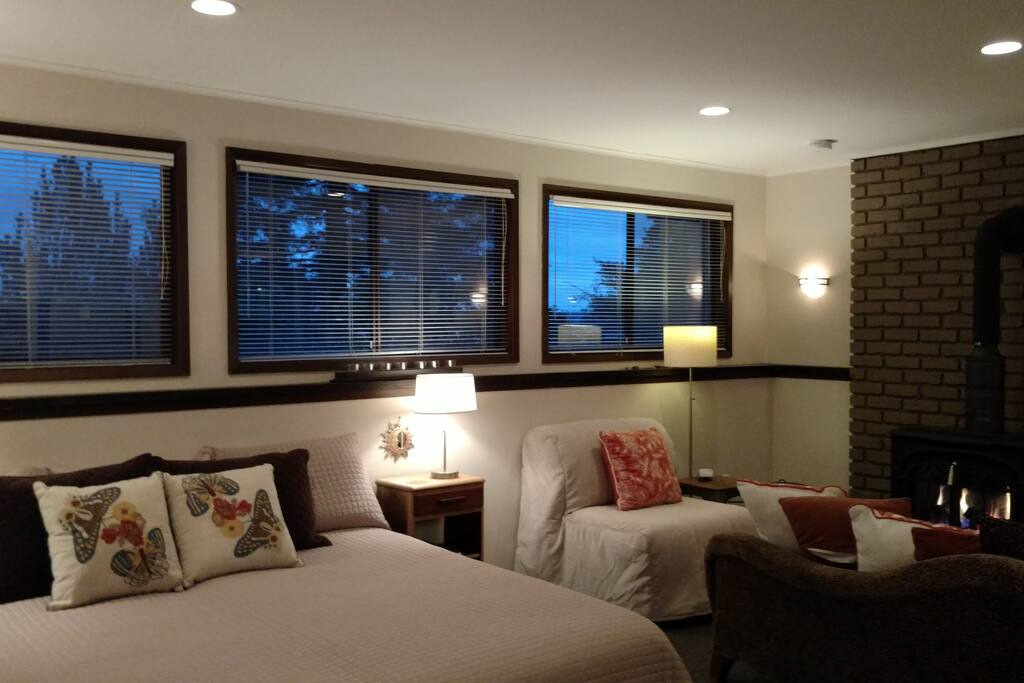 One king sized bed or two twins, your choice. We can set them up either way. Cozy gas fireplace will keep you toasty.