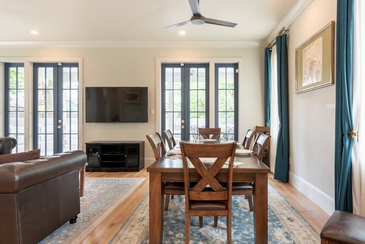 Luxury Custom Built Bywater Home King Beds & Loft & Parking gallery image 5