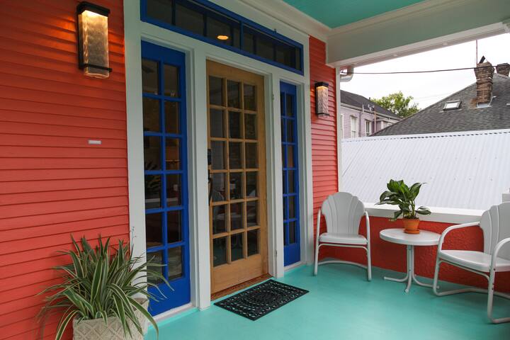 Renovated Uptown Cottage Steps from St. Charles gallery image 5