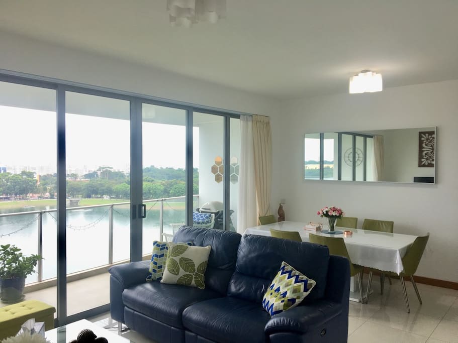 Lounge and dining area, overlooking Bedok Reservoir